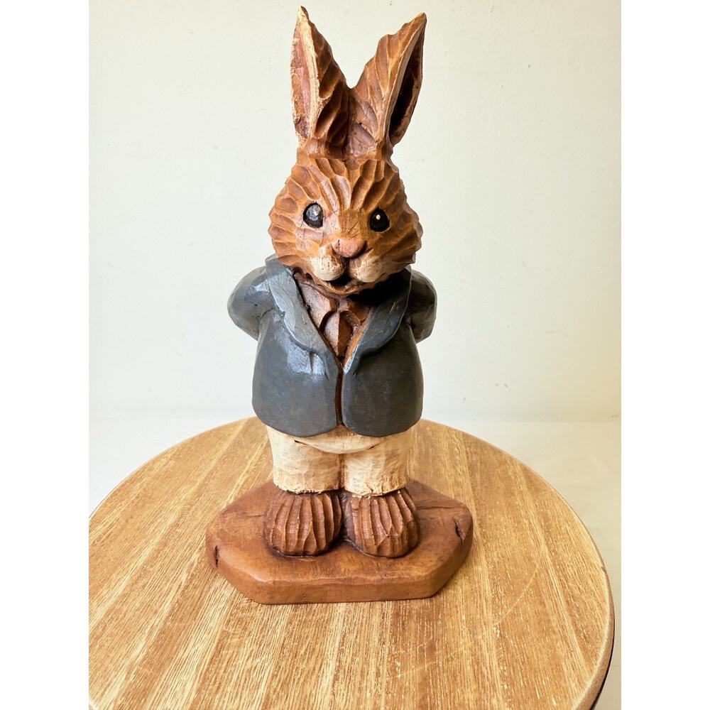 Vtg Sarah’s Collectibles Wooden Folk Art Anthropomorphic Rabbit And Carrot